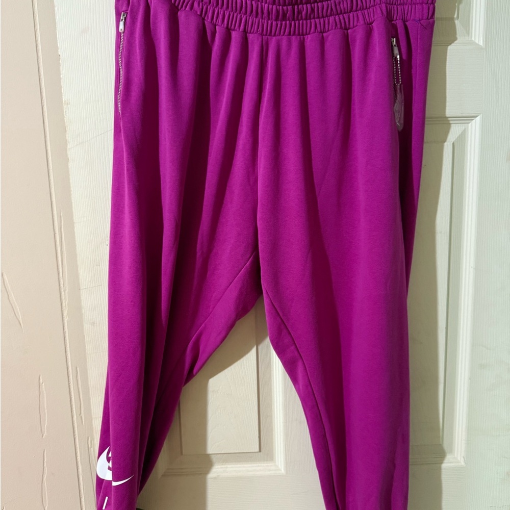 Nike Pink Jogger Pants with Rubber Nike key tag - Picture 2 of 7